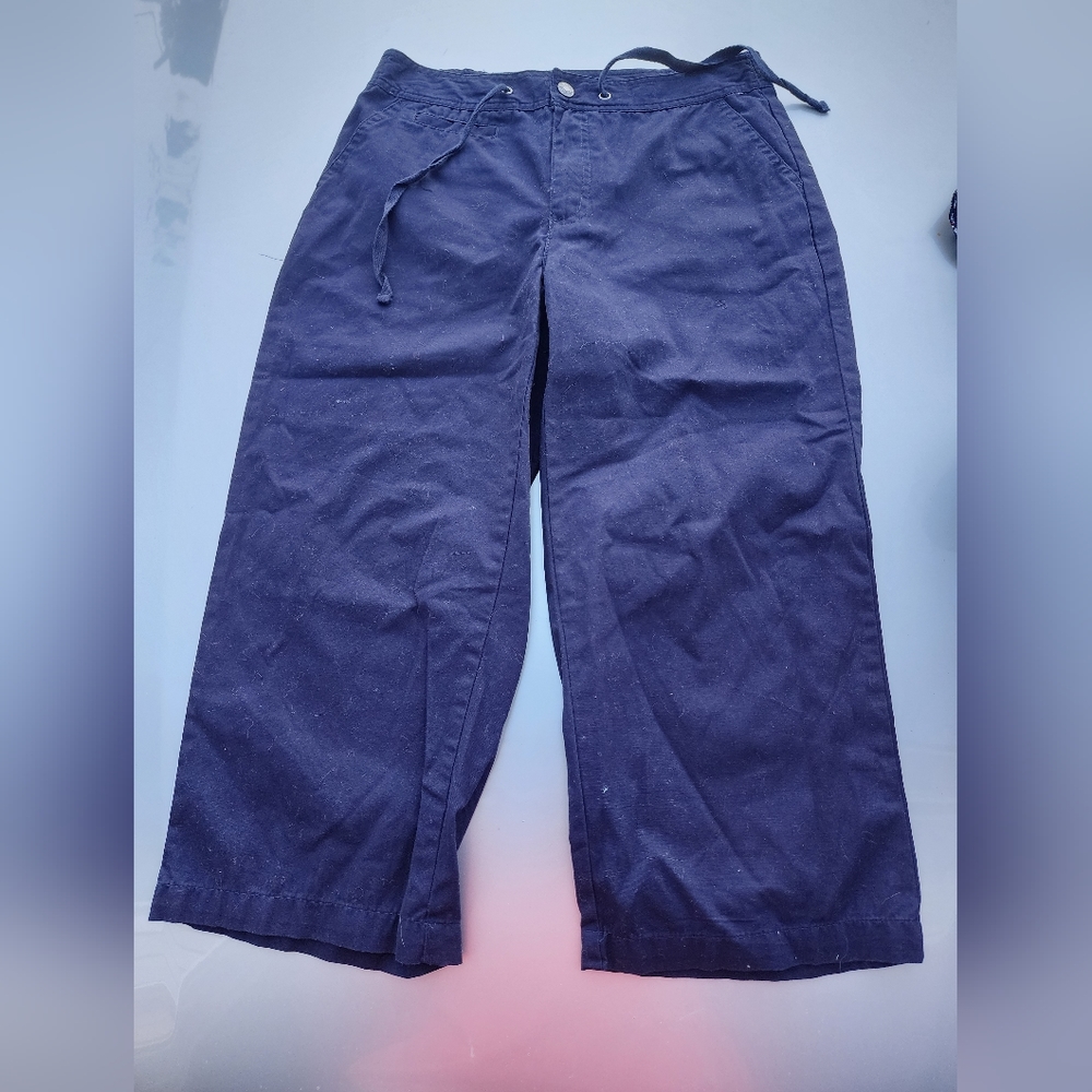 NWOT ... Basic editions women's Capri pants